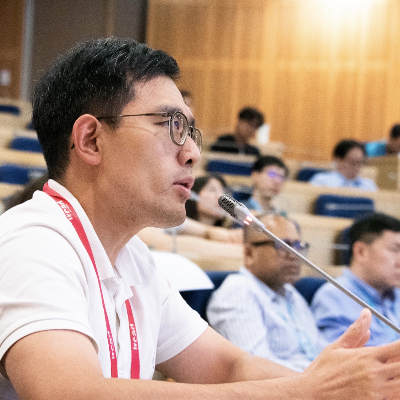 許志豪醫師於會議中發言